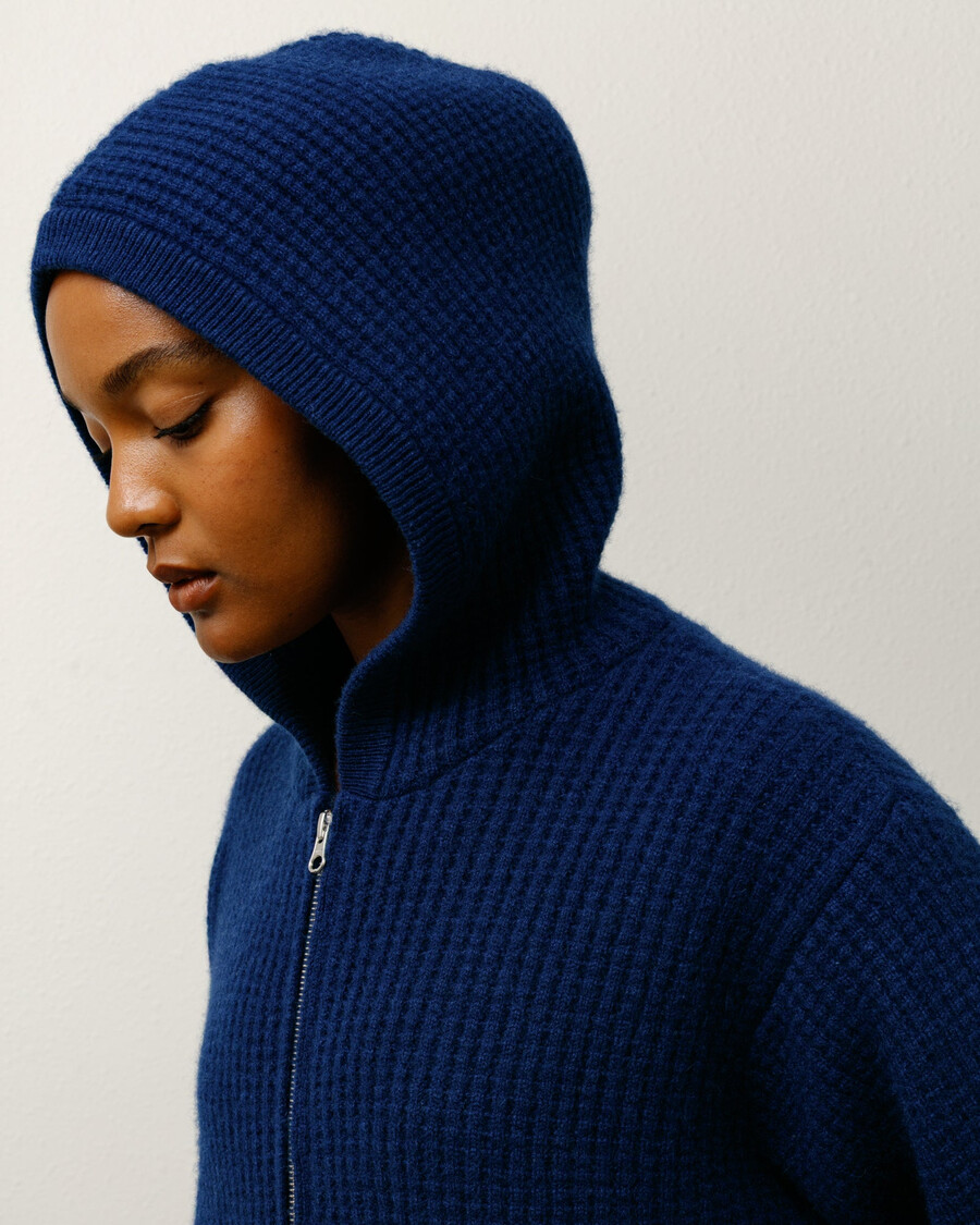 pull à capuche zippé en cachemire gaufré